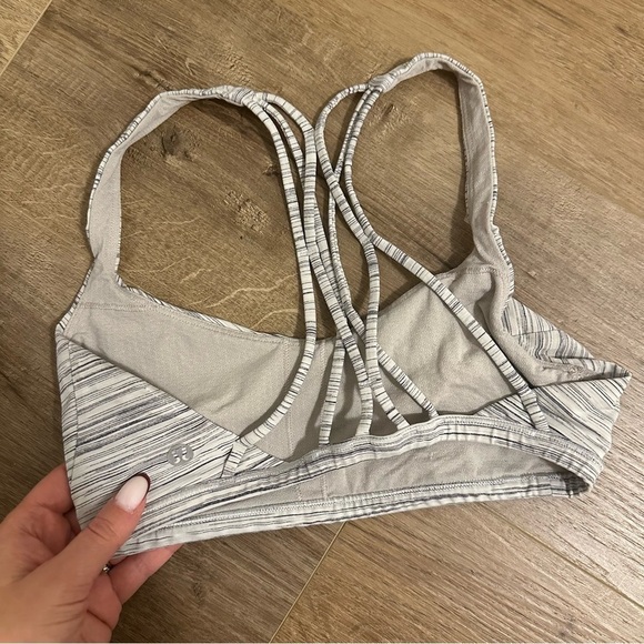 Lululemon Free To Be Zen Sports Bra Space Dye Camo White Silver Size 4 Women’s - Picture 6 of 7